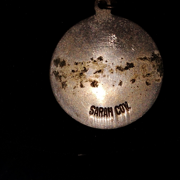 SCORPIO PENDANT BY SARAH COVENTRY ON A FAUX GOLD CHAIN - Picture 3 of 7